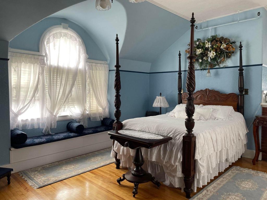 Honeymoon, Suite, Queen Bed