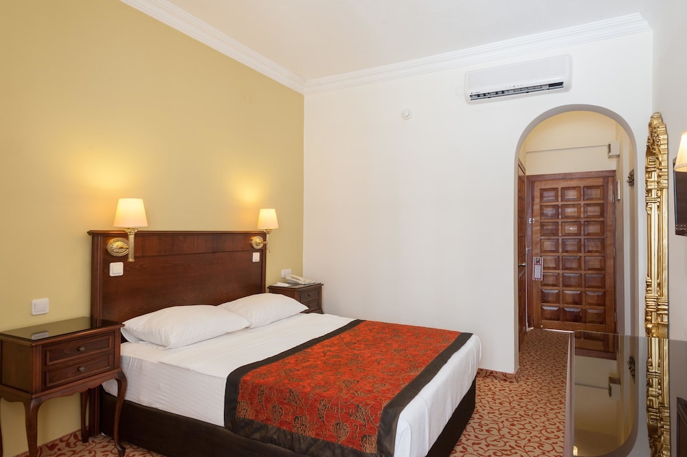 Antique Roman Palace - Adults Only Ultra All Inclusive 15/50