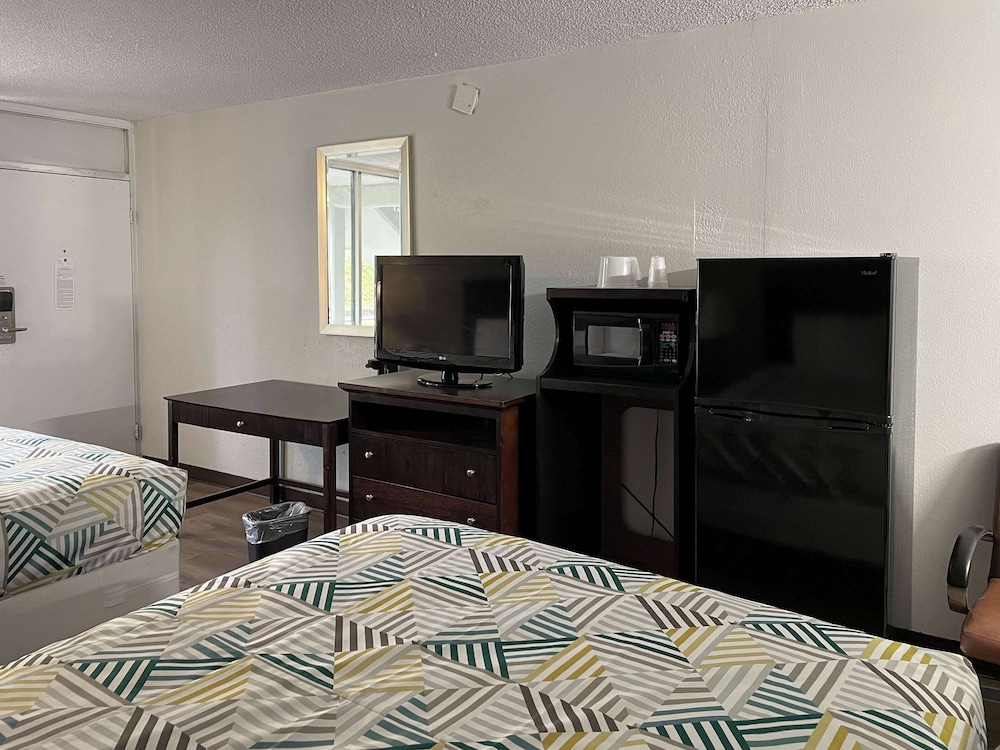 OYO Hotel Wytheville I-77 & I-81 25/40