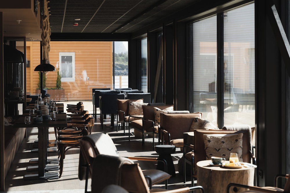 Henningsvaer Bryggehotell by Classic Norway Hotels 39/50