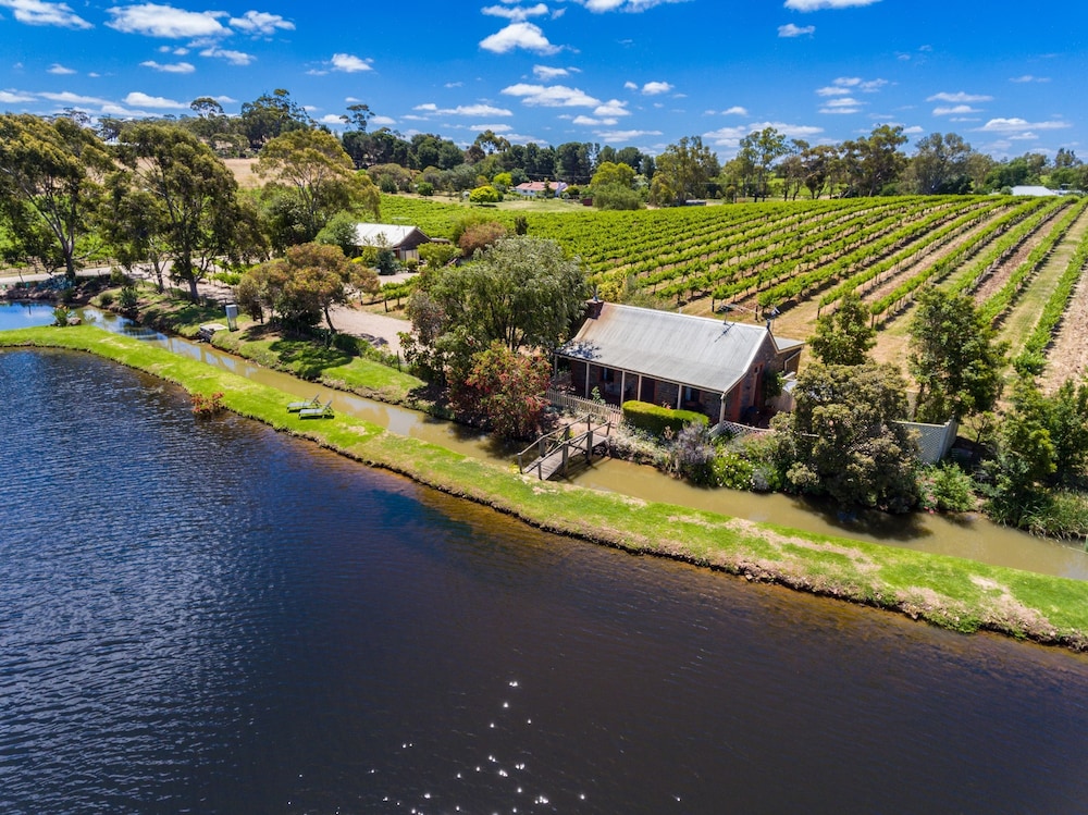 Stonewell Cottages & Vineyards 36/50