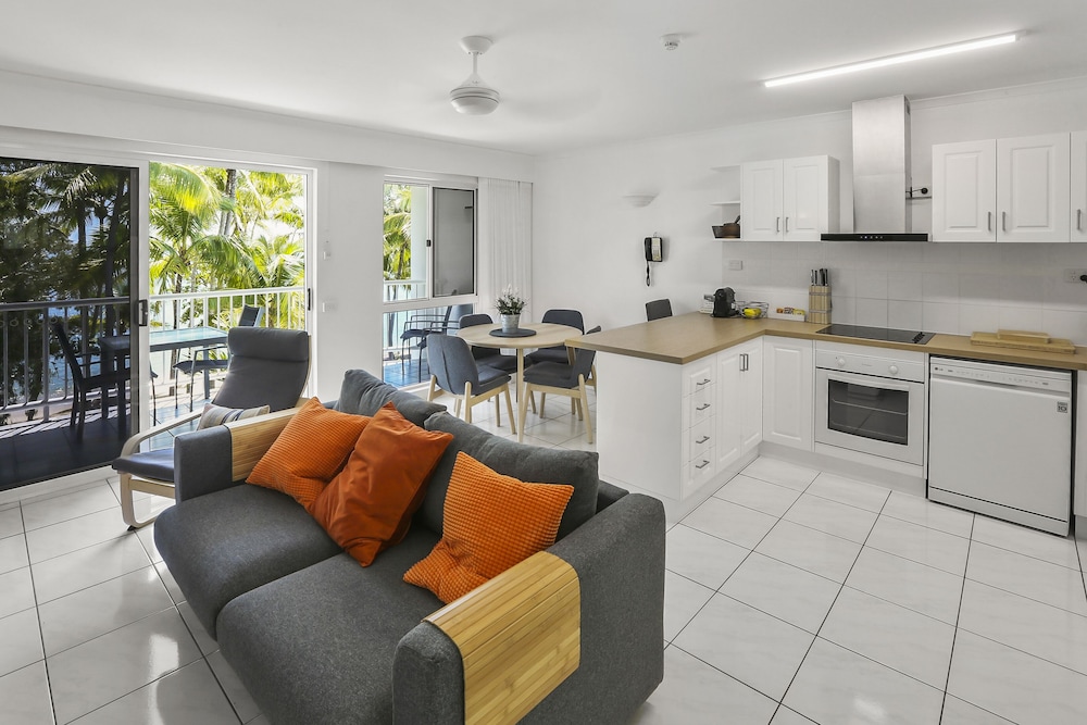 Agincourt Beachfront Apartments 30/72