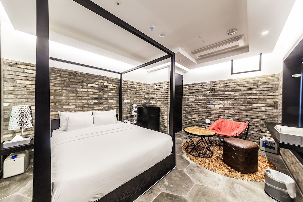 Forestar Hotel 2 11/38