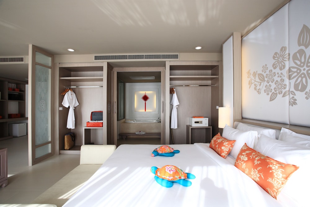 Proud Phuket Hotel 20/60