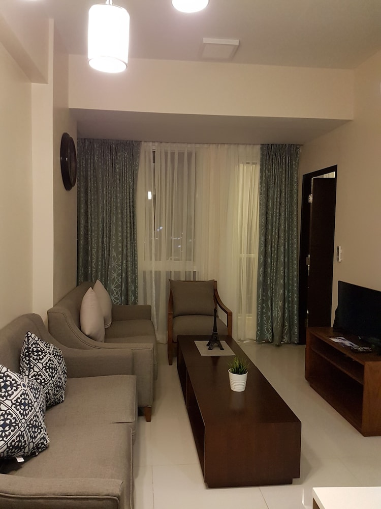Mactan Newtown With Ocean View 24/50