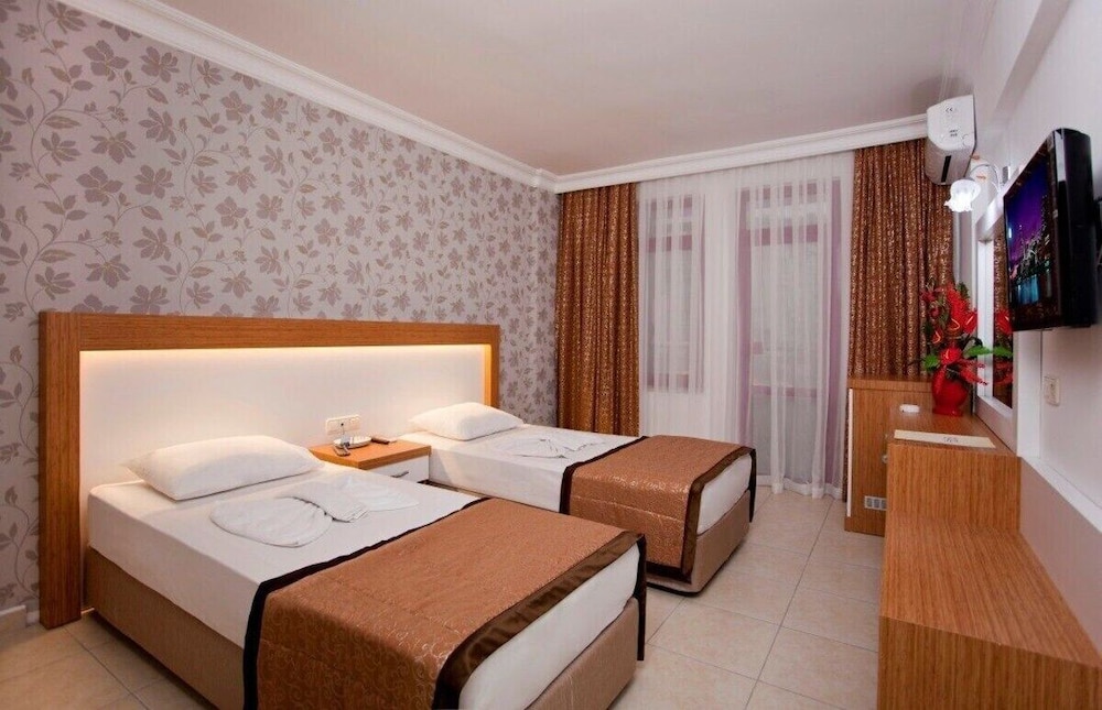 Diamore Hotel 4/31