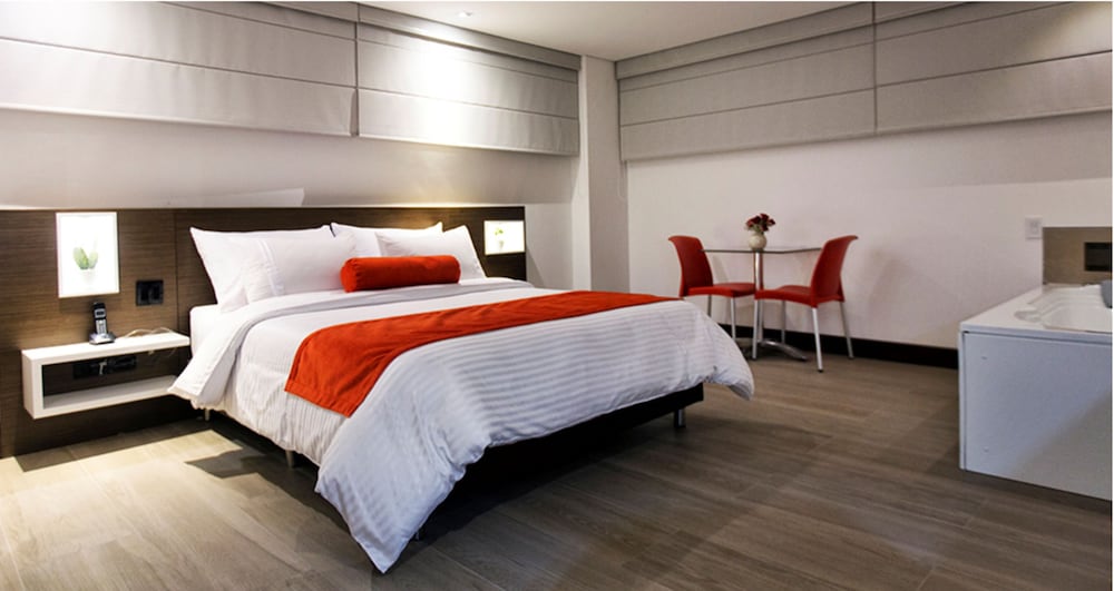 Hotel Loyds 19/64