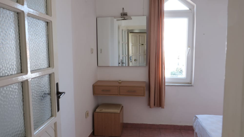 Lale Apart Hotel 25/26