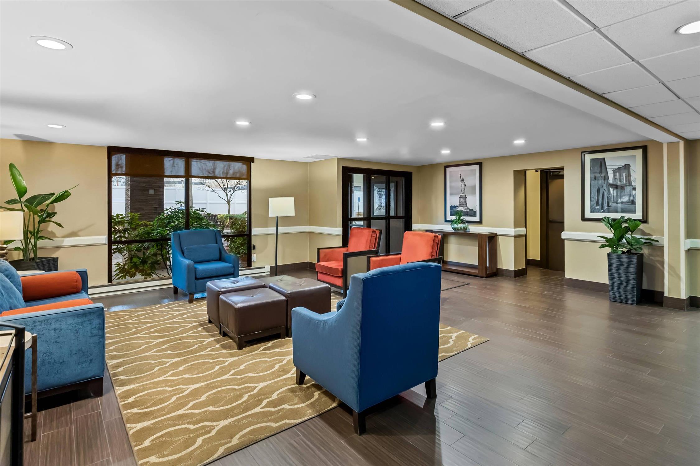 Comfort Inn & Suites Somerset - New Brunswick 8/17