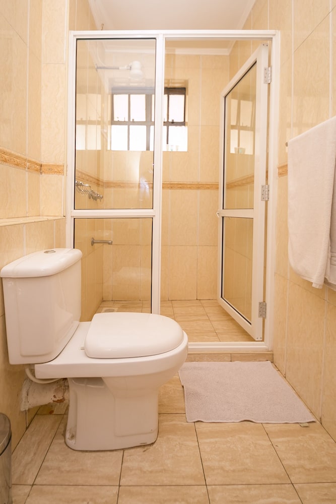 Meltonia Luxury Suites 48/50