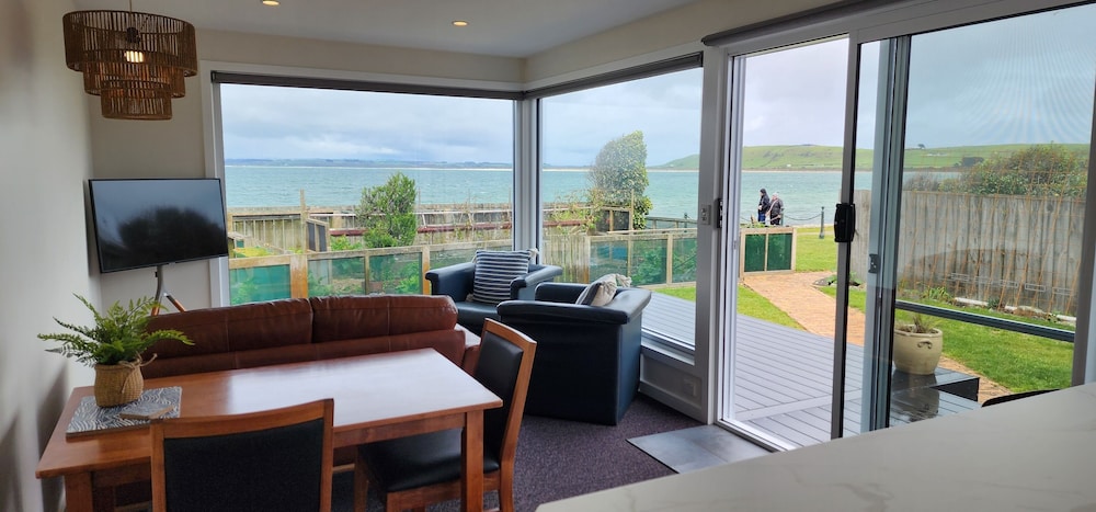 STANLEY VILLAGE WATERFRONT ACCOMMODATION 49/70
