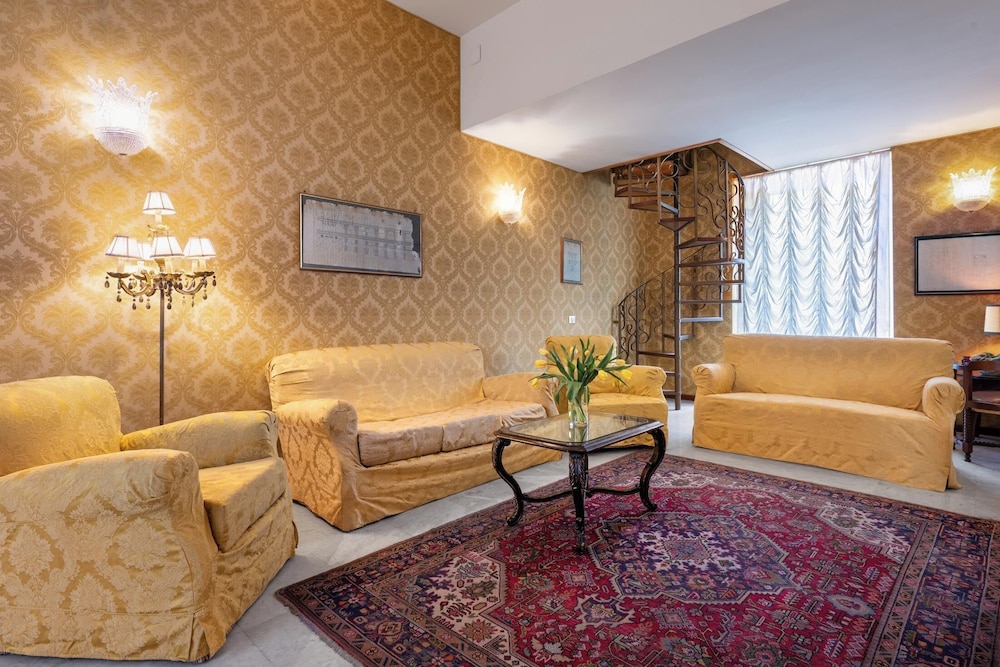Excelsior Palace Hotel 52/72