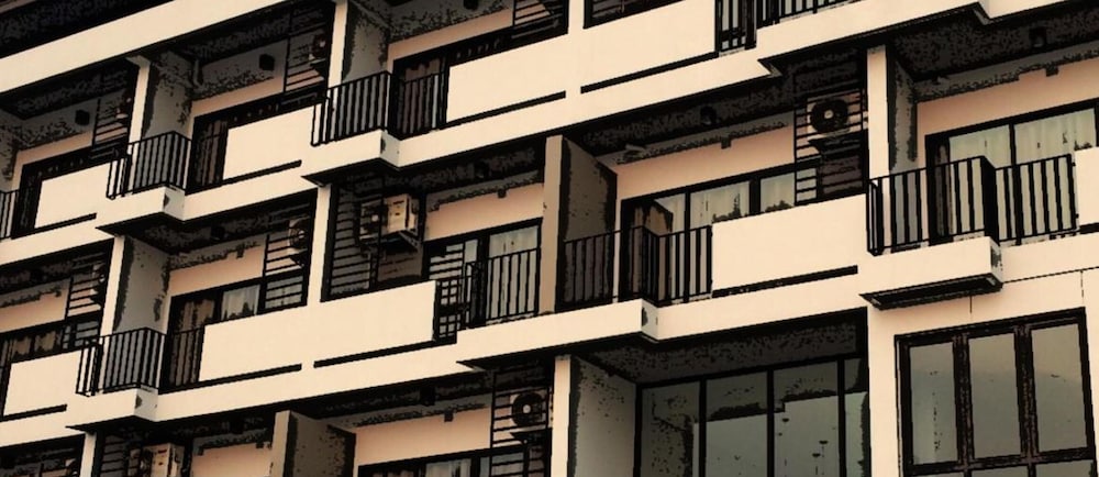 M2 Hotel 2/42