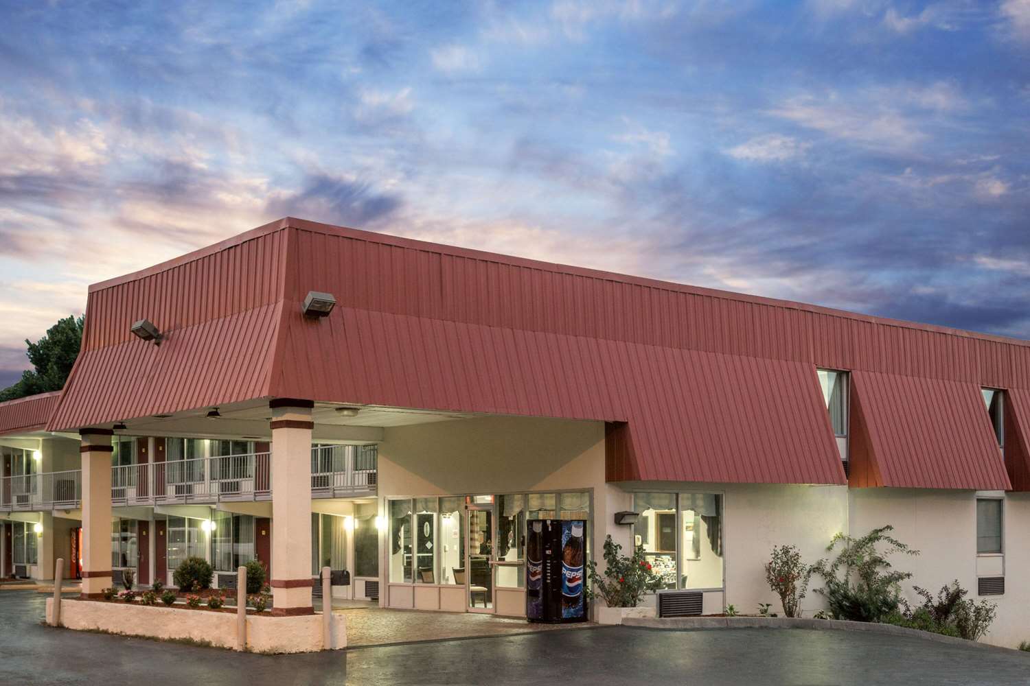 Super 8 By Wyndham Kingsport /I-81 1/28