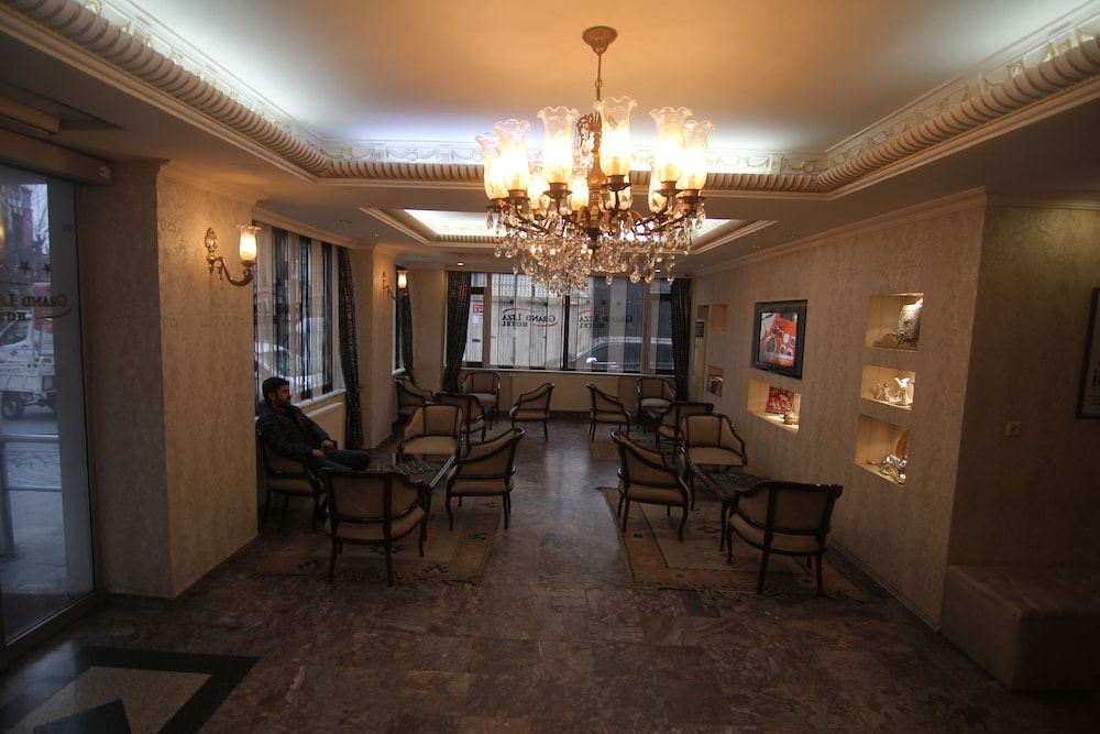 Grand Liza Hotel 37/49