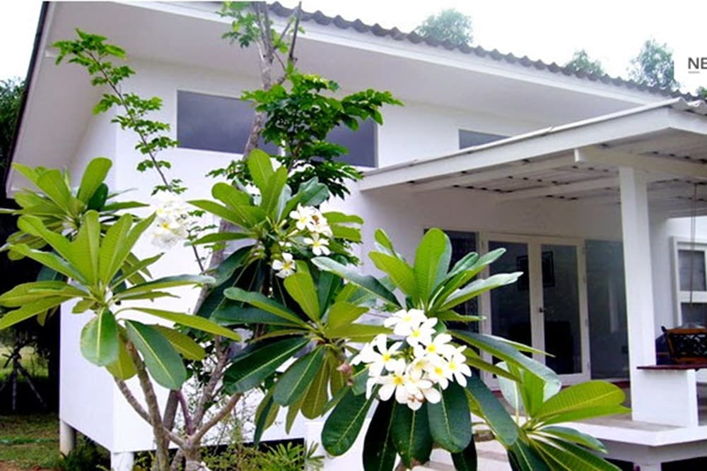 White At Sea Resort 10/42