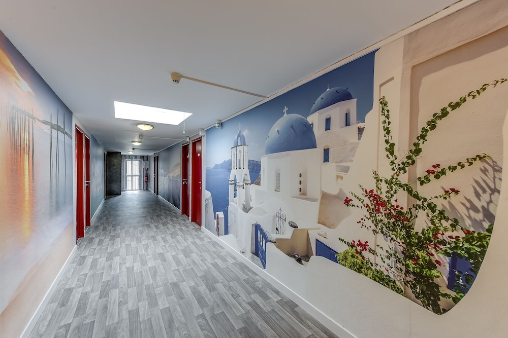 Brit Hotel Confort Thouars 40/48