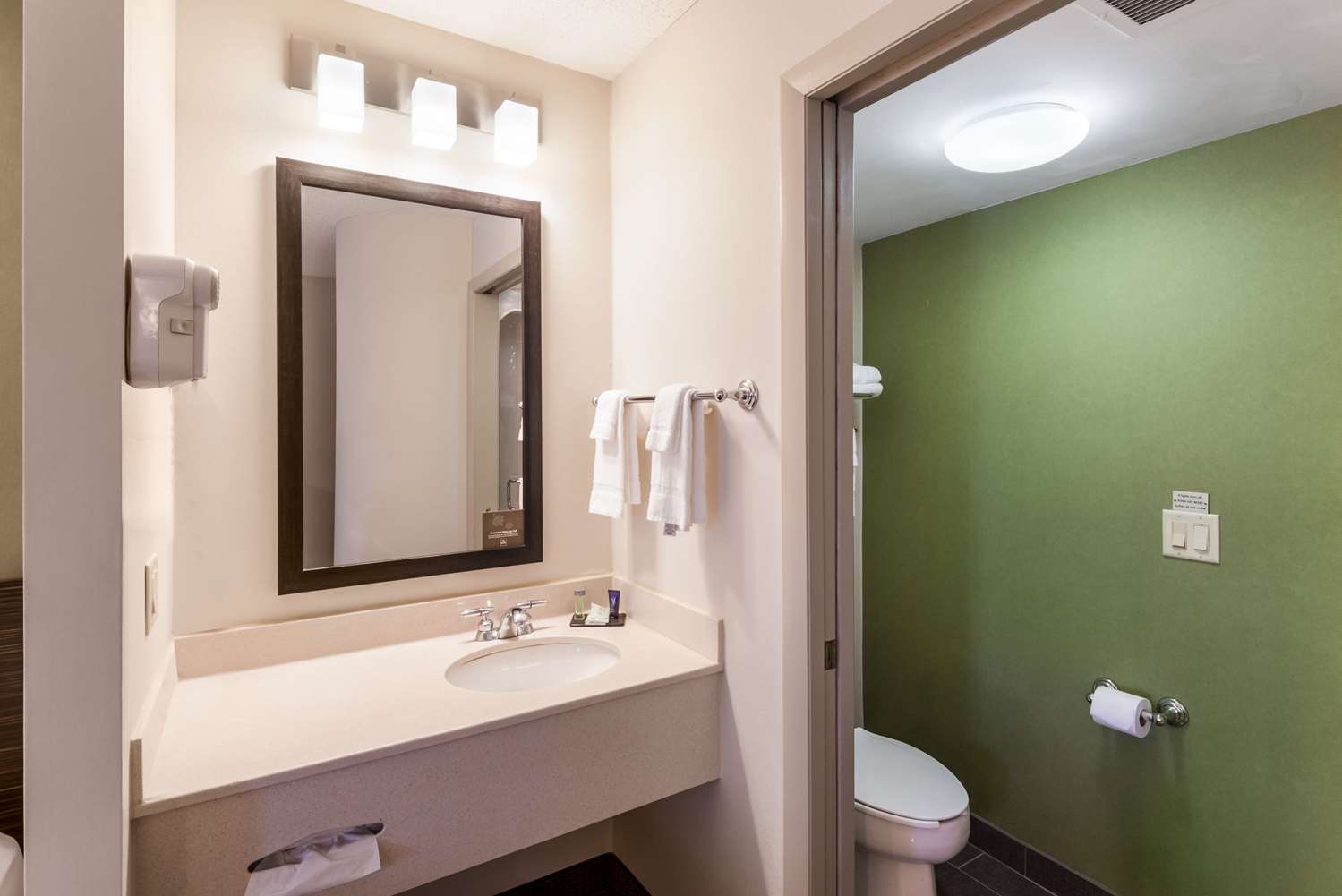 Sleep Inn & Suites Niantic North 36/36