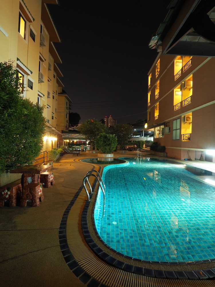 Golden Villa 42/47