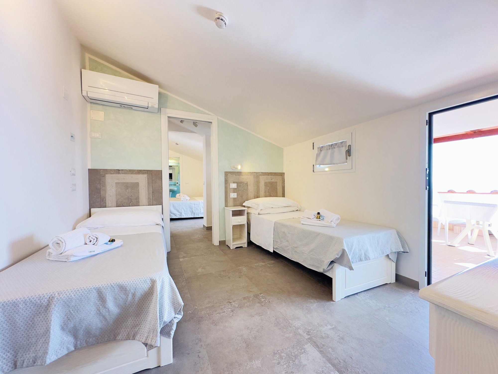 Panoramic, Penthouse, Queen and Twin Beds, Sea View, Attic