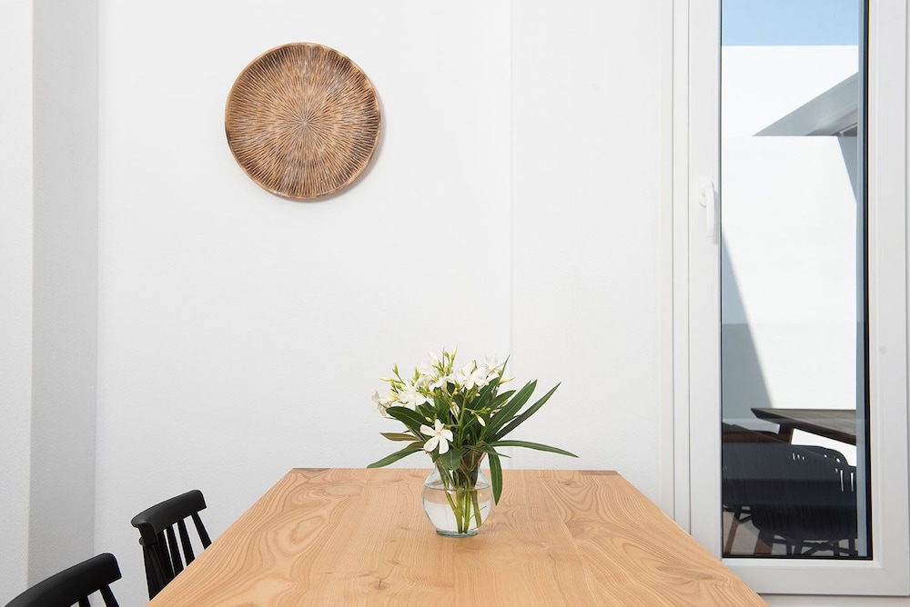 Valery Suites 6/54