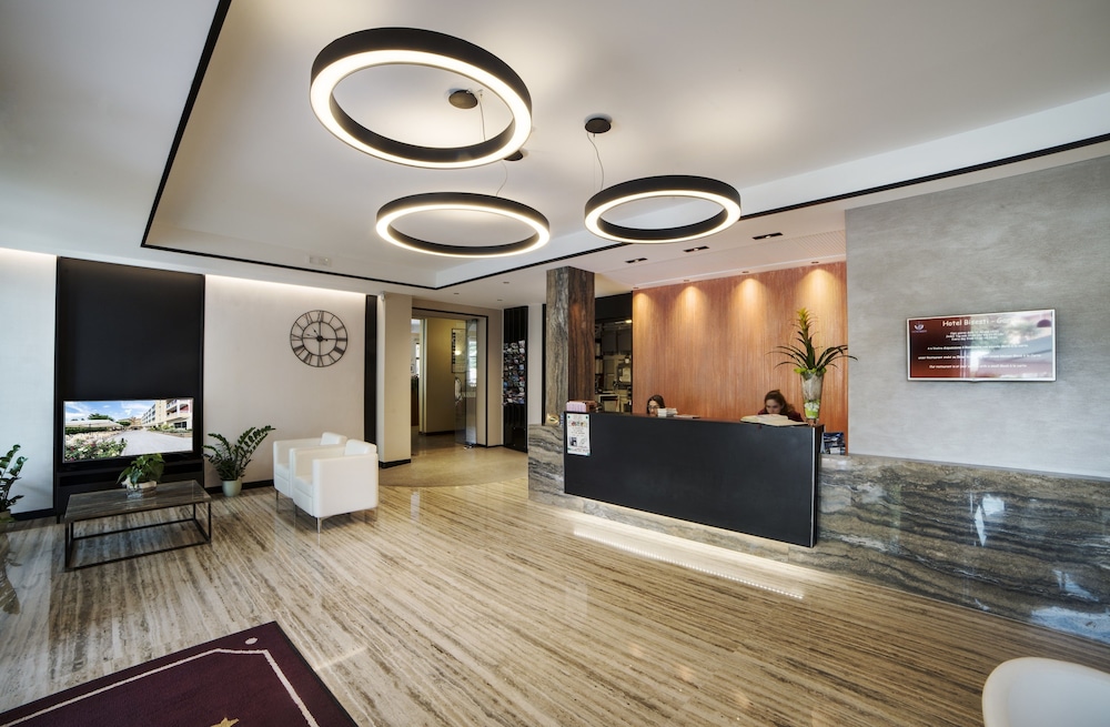 Hotel Bisesti 5/50