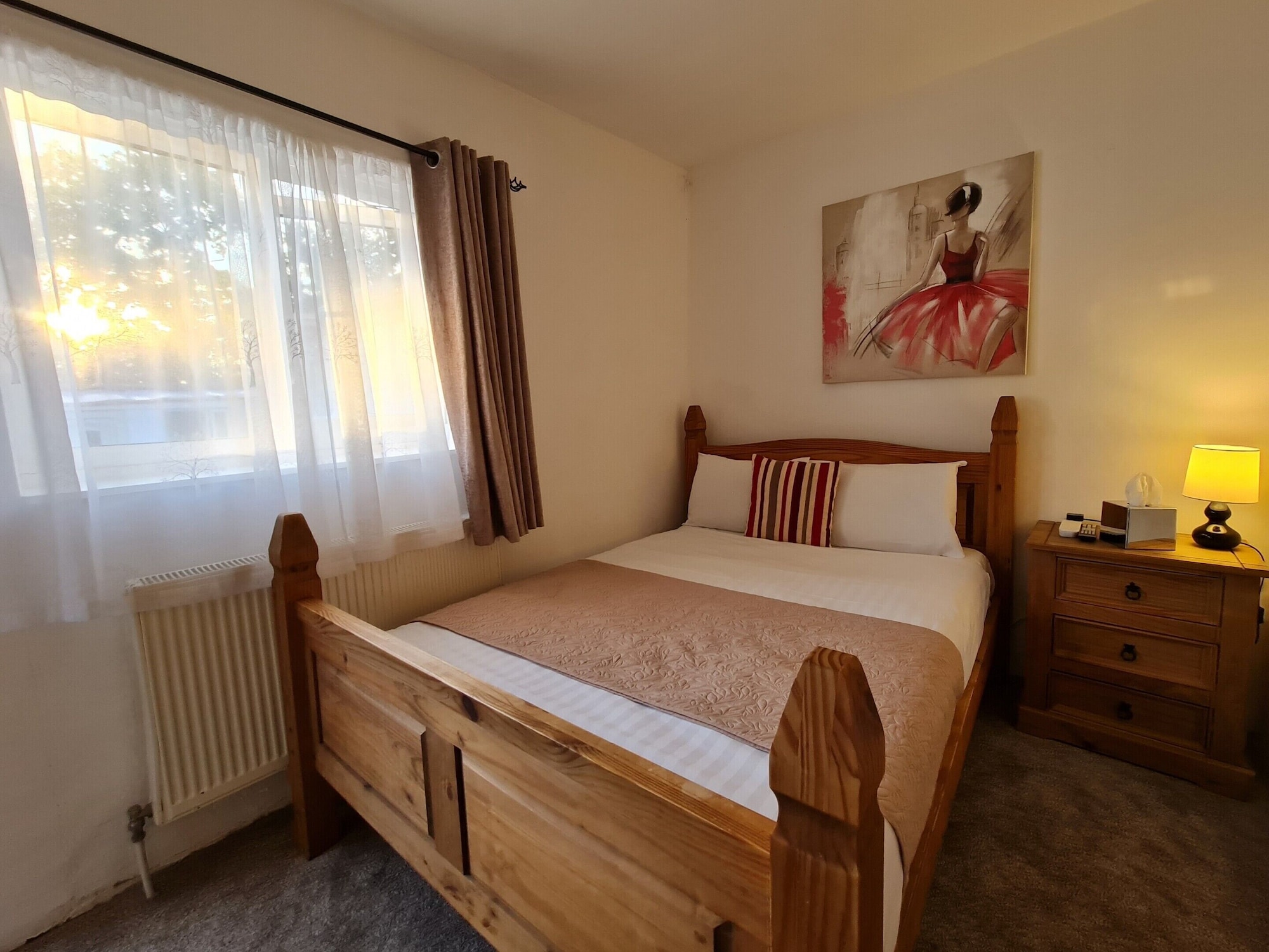 ROOM, DOUBLE BED