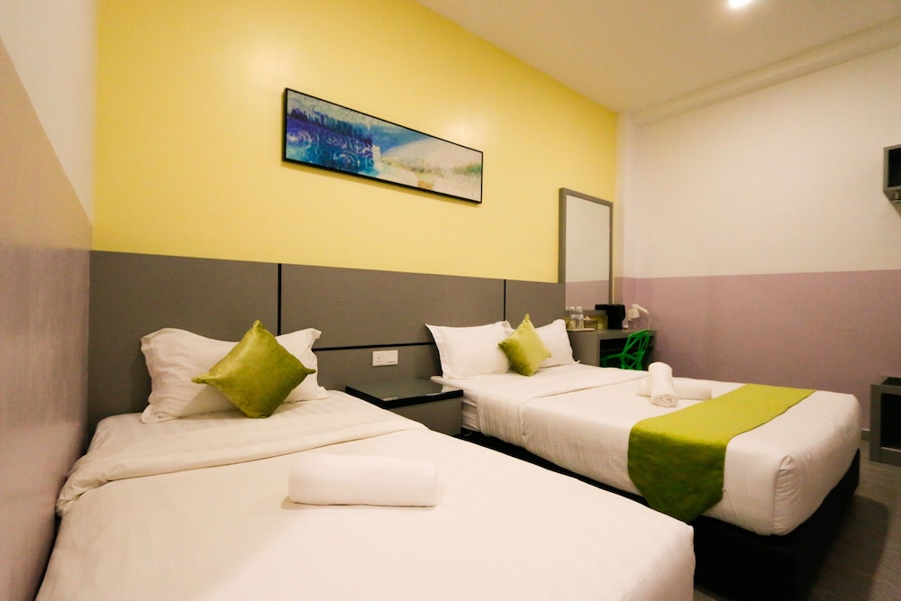 Swing & Pillows at Travelland Hotel, Ipoh 25/99