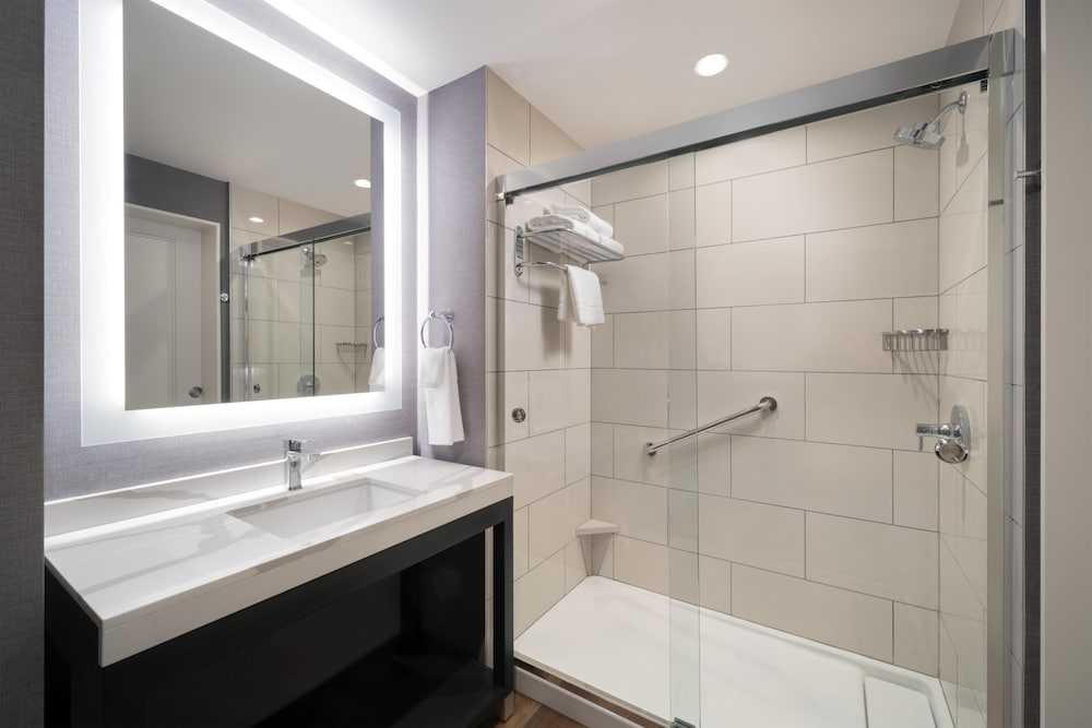 Hyatt House LAX - Century Blvd 44/50