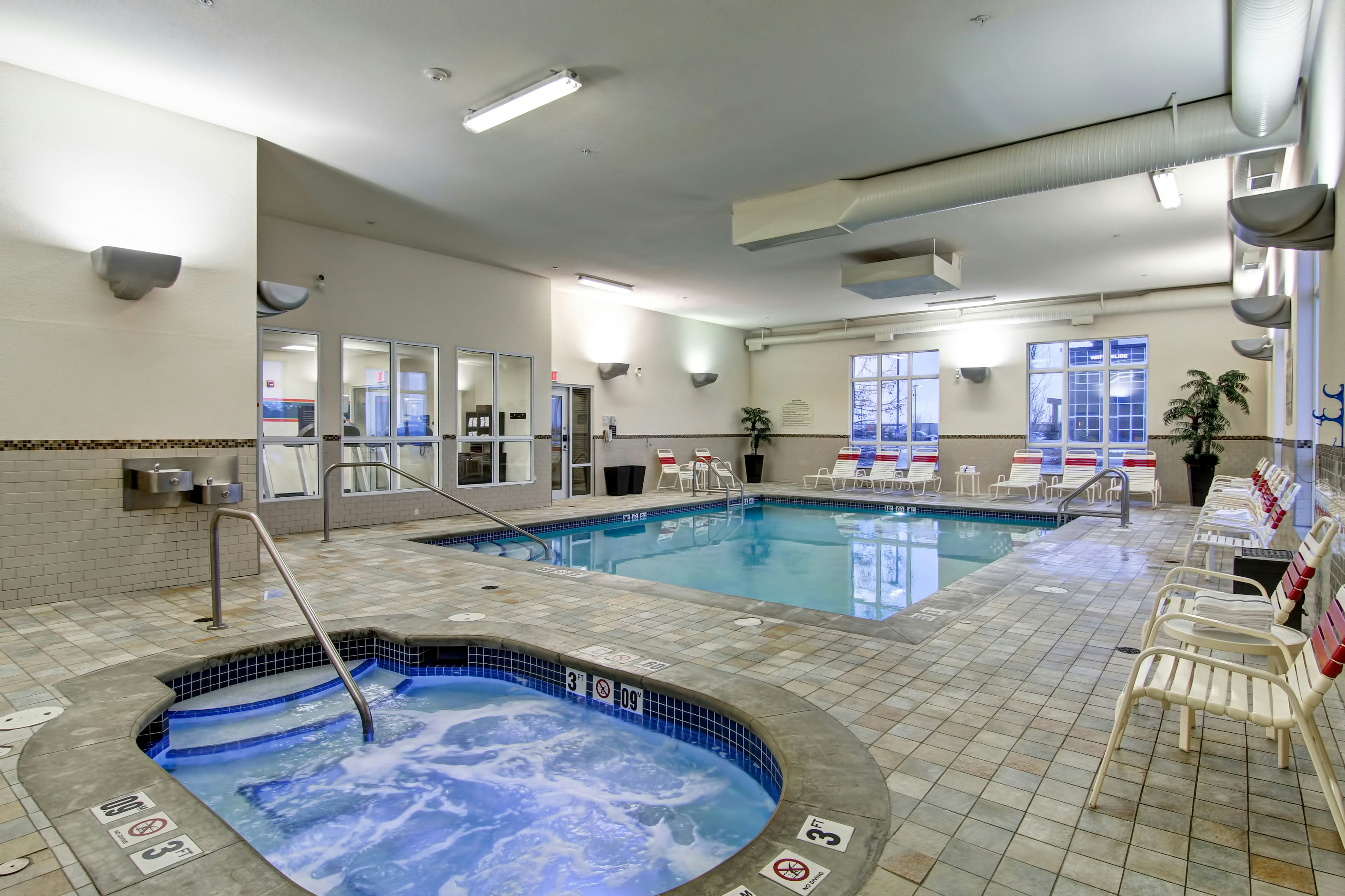 Hampton Inn Suites By Hilton Red Deer 19/38