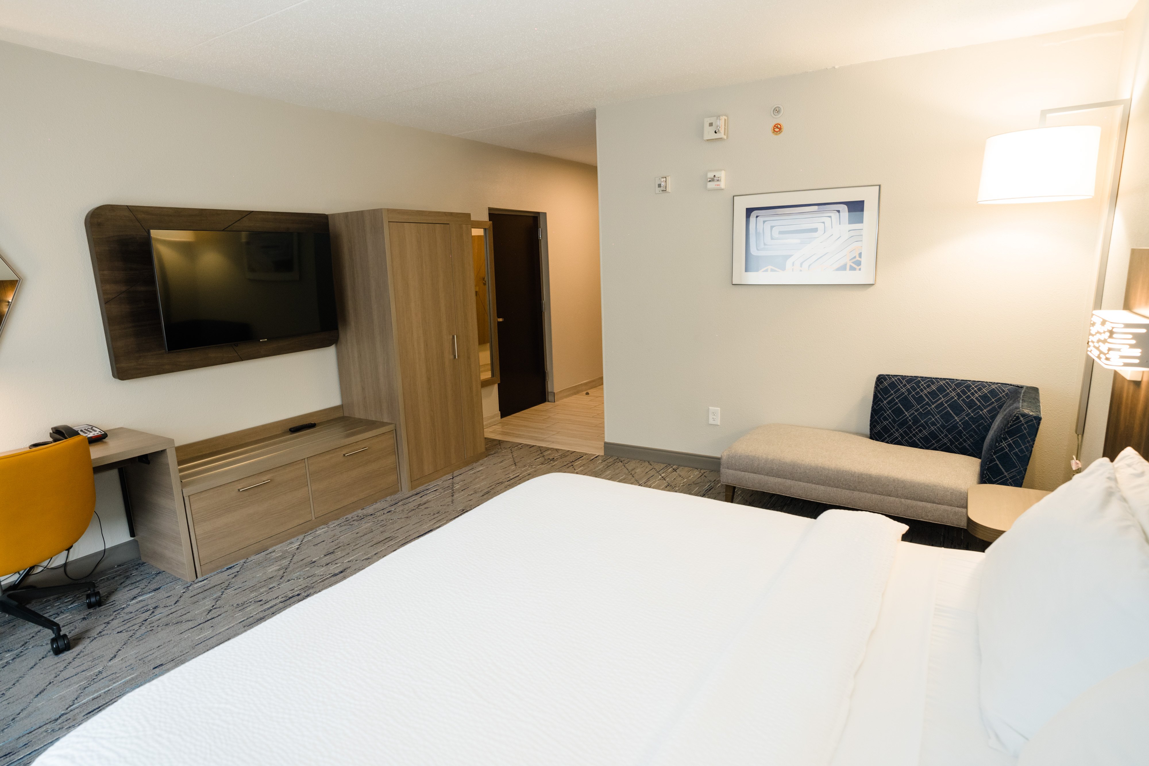Holiday Inn Express Hotel Suites Kodak East Sevierville 55/64