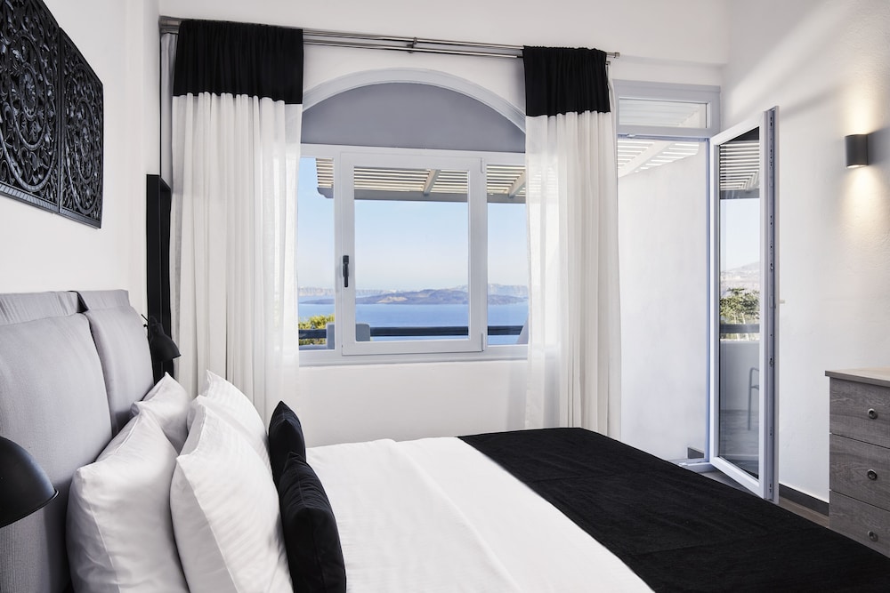 Standard, Queen Bed, Caldera View