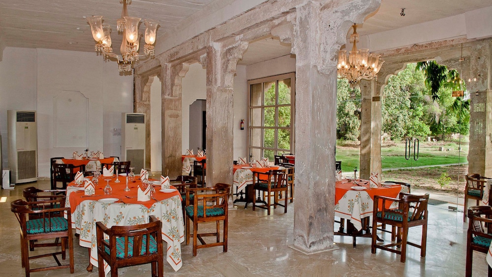 Neemrana's - Deo Bagh 35/48