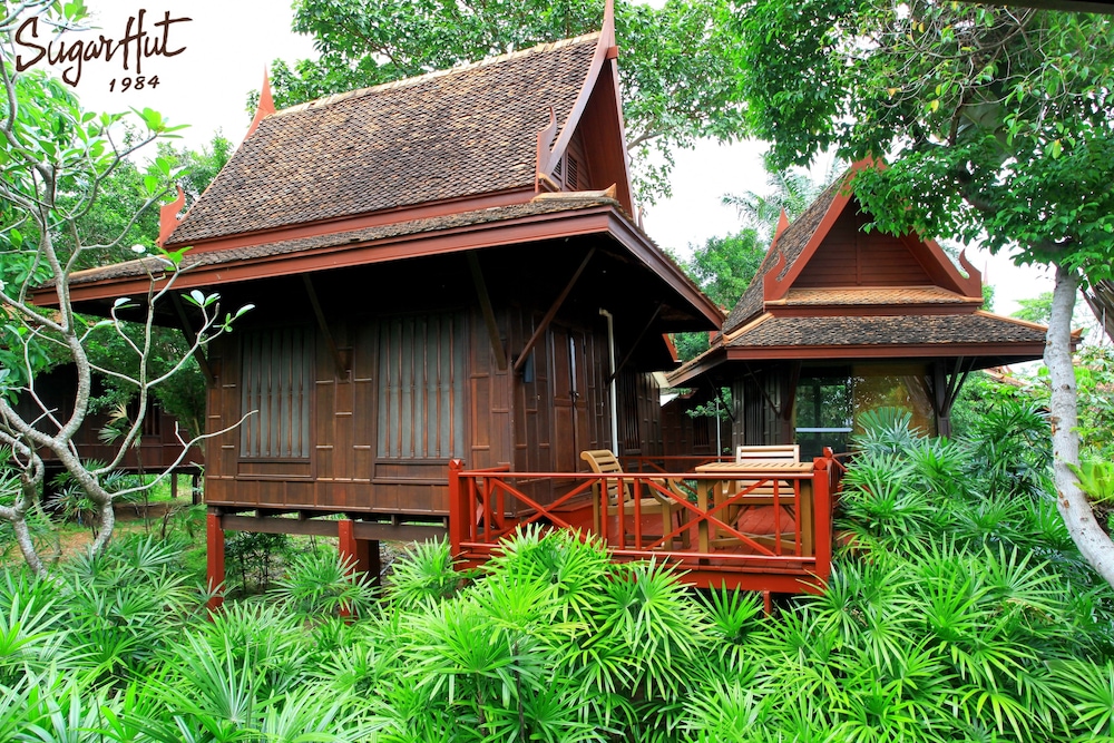 Sugar Hut Resort 5/74