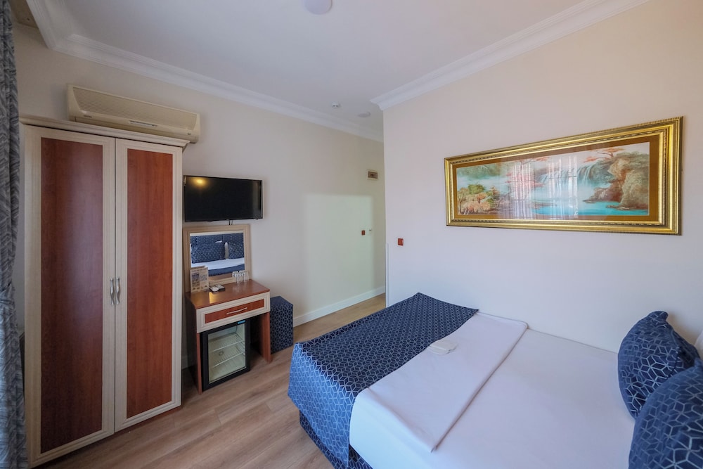 غرفة سوبيريور بسرير مزدوج بشرفة، Grand Hotel Palmiye 5/10