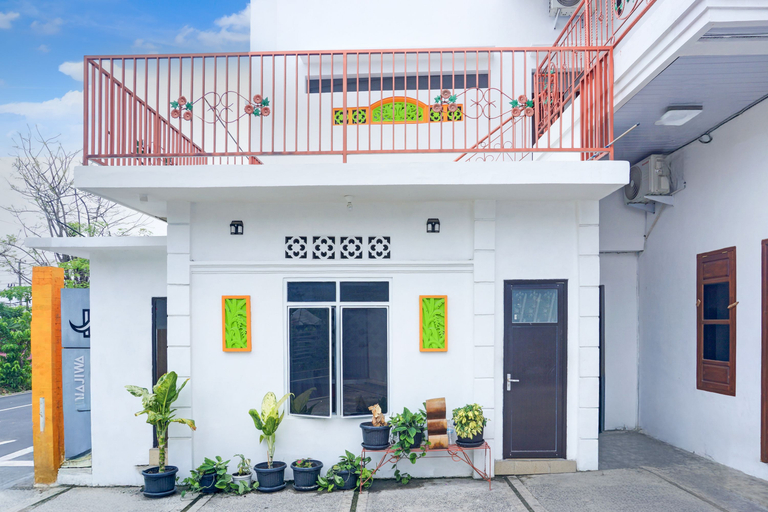 Hotel O Teluk Betung Near Water Park Lembah Hijau Formerly Kanajiwa Guesthouse 2 in BANDAR LAMPUNG