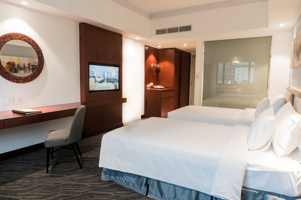 Saigon Prince Hotel 32/71