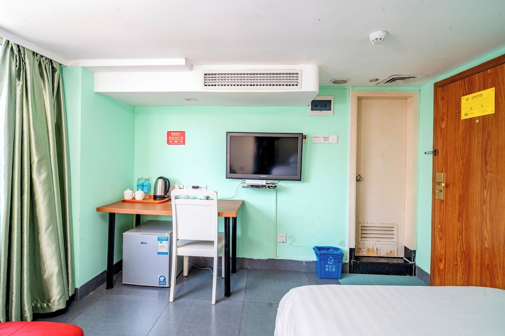 LN White House Hotel 32/48