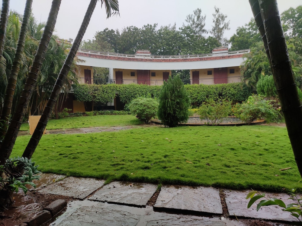 Sterling Arunai Anantha Tiruvannamalai 56/60