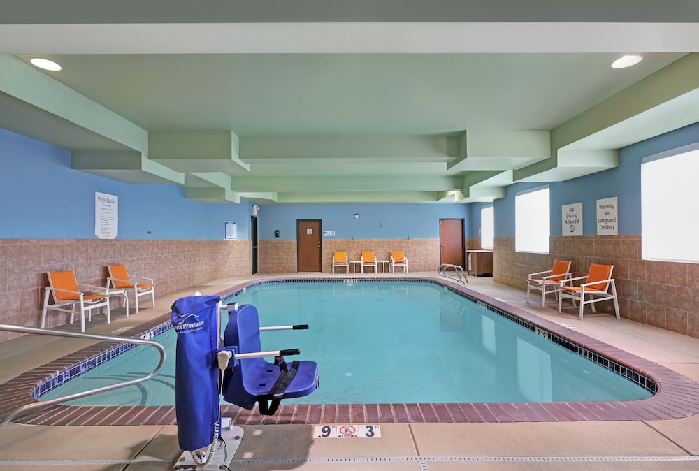 Holiday Inn Express Hotel And Suites Newport 35/76