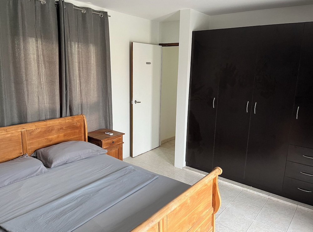 Genesis Bed &amp; Breakfast 12/50