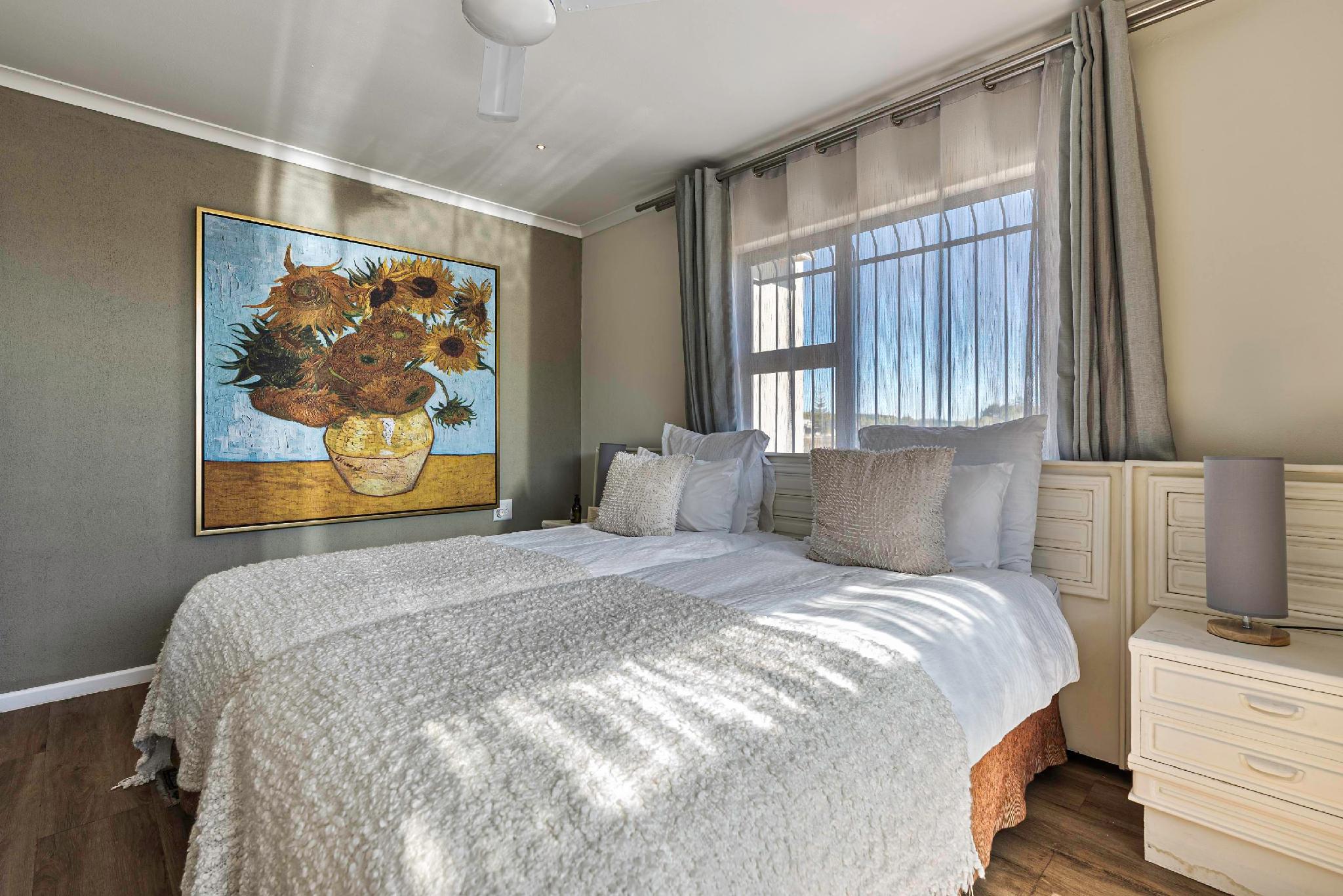 Comfy, King Bed