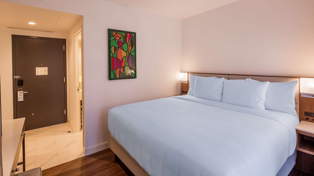 STANDARD, KING BED, ACCESSIBLE