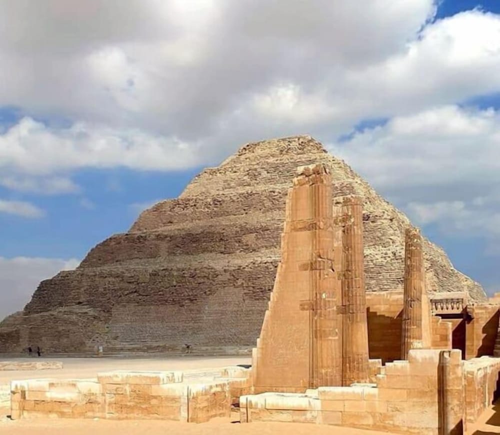 Royal Pyramids Inn 46/50