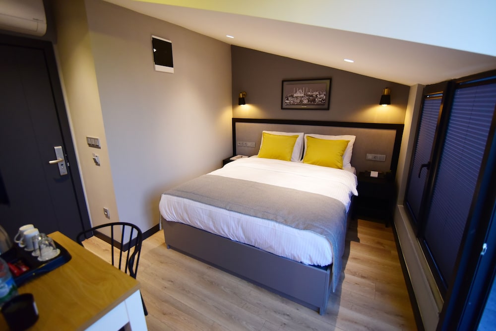The Row Taksim Hotel 5/20