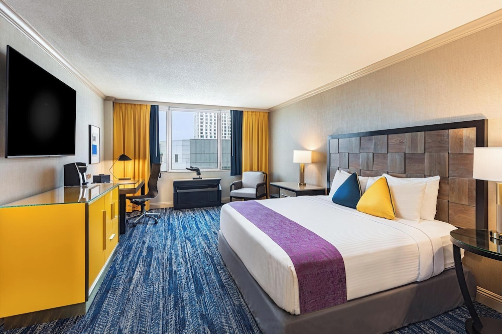 SUPERIOR, KING BED