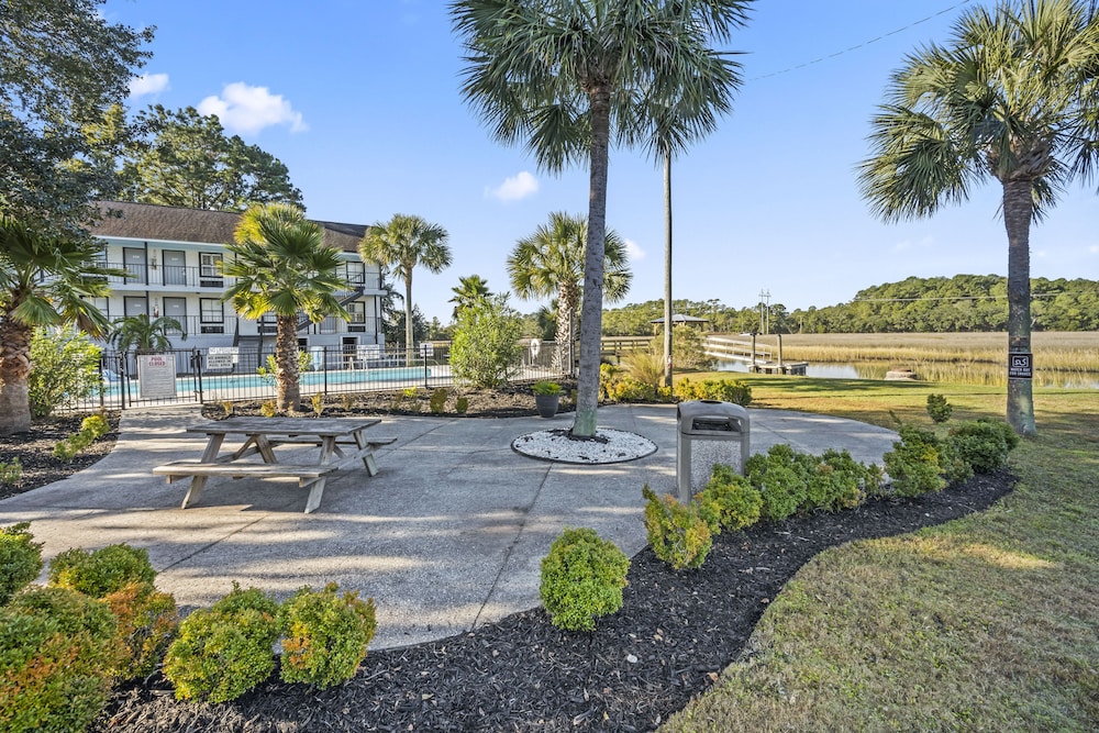 Charleston Creekside Inn 17/30