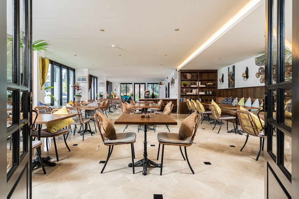 Glory Boutique Suites 37/50