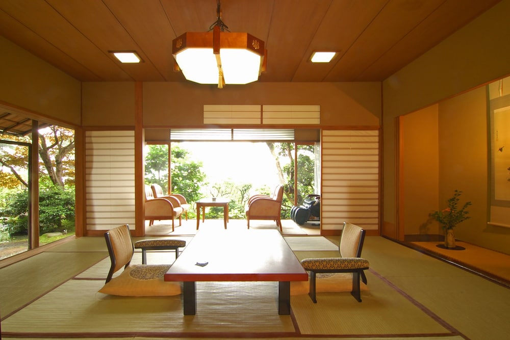 Atami Taikansou 18/43