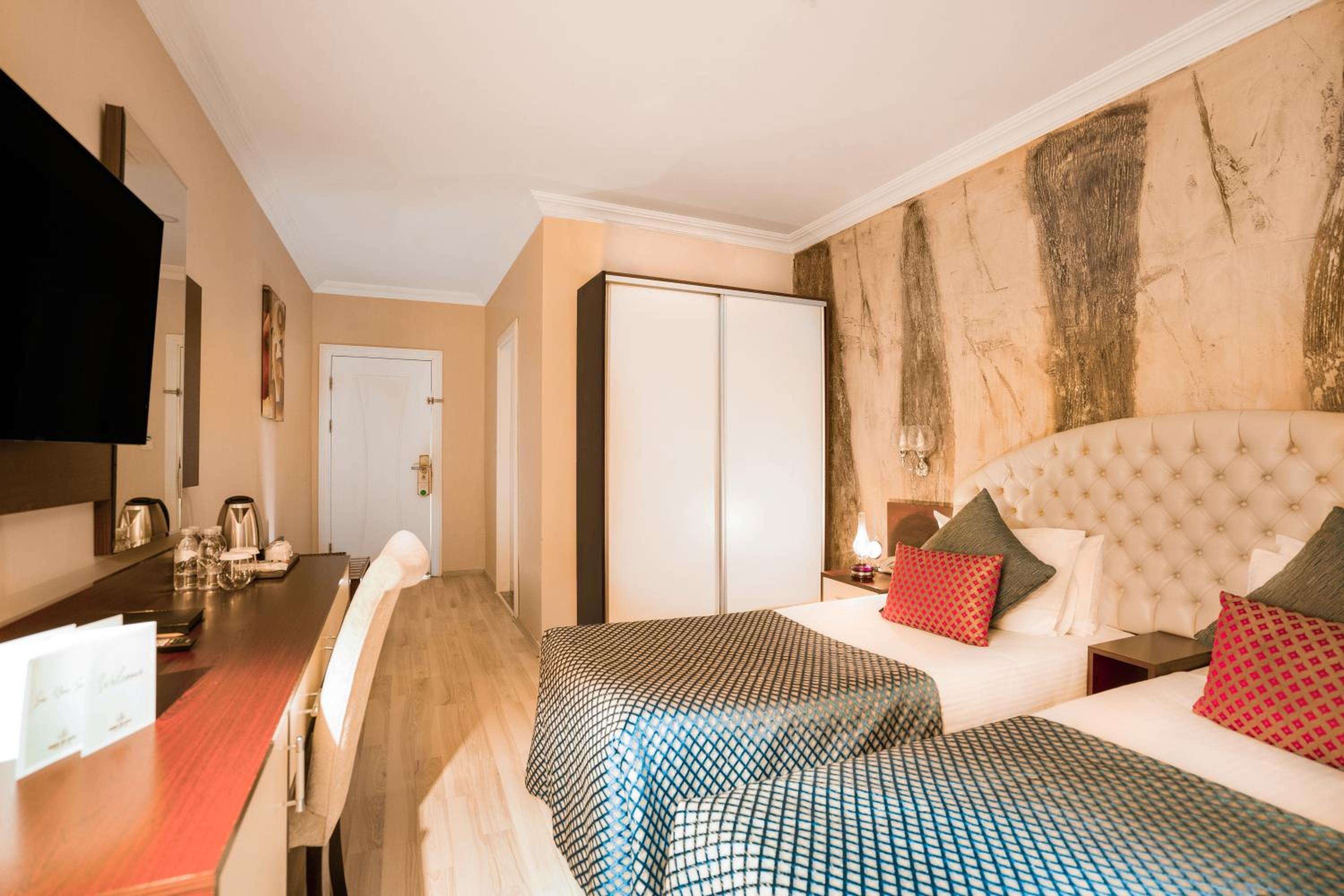 Grand Ani Hotel 14/43